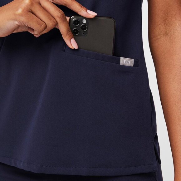 NWT FIGS Casma Three-Pocket Scrub Top in Color Navy - Size 2XL - Picture 5 of 11